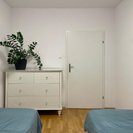 Apartament Przy Atrium Okolice Stacji Metra Rondo Onz Warszawa Zewnętrze zdjęcie