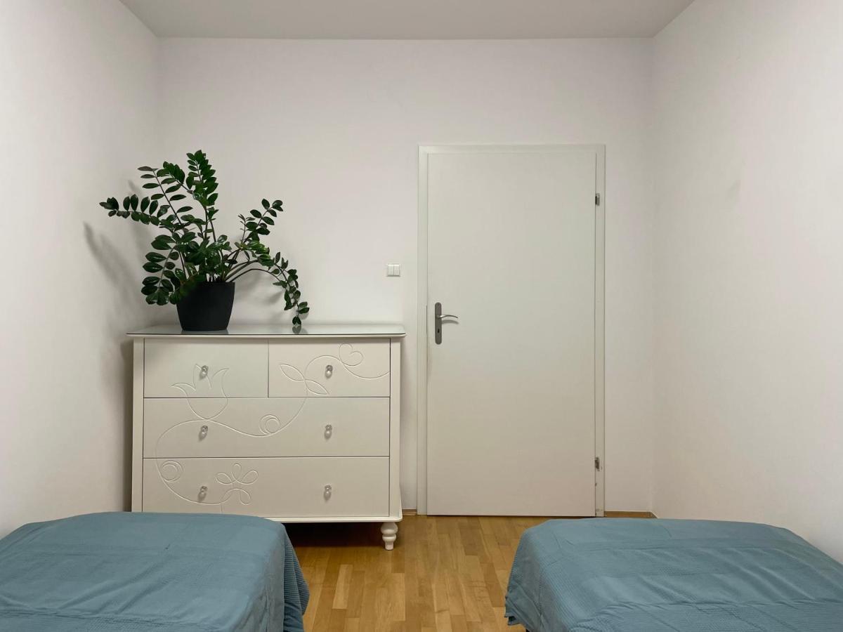 Apartament Przy Atrium Okolice Stacji Metra Rondo Onz Warszawa Zewnętrze zdjęcie